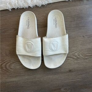Valentino slides, they just need to be cleaned